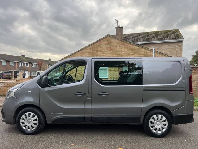 2017 Renault Trafic 1.6 dCi ENERGY 27 Business+ Crew Van SWB Euro 6 (s/s) 6dr